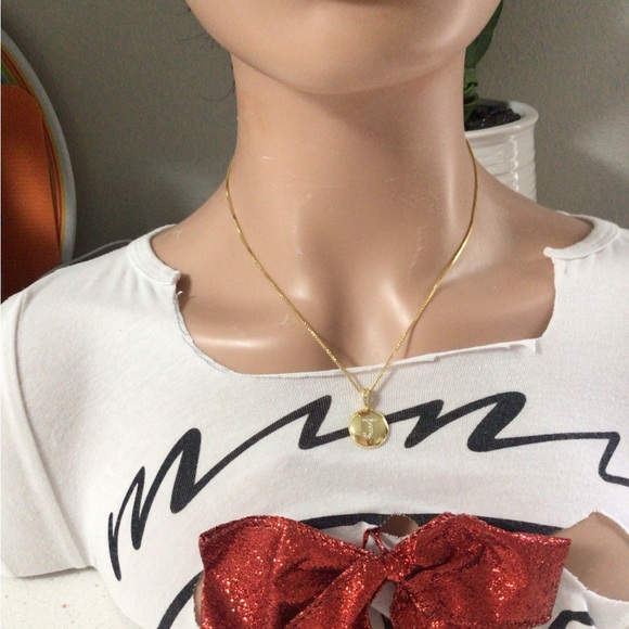 Very nice initials M necklace pendant surrounded with fashion - Picture 5 of 8